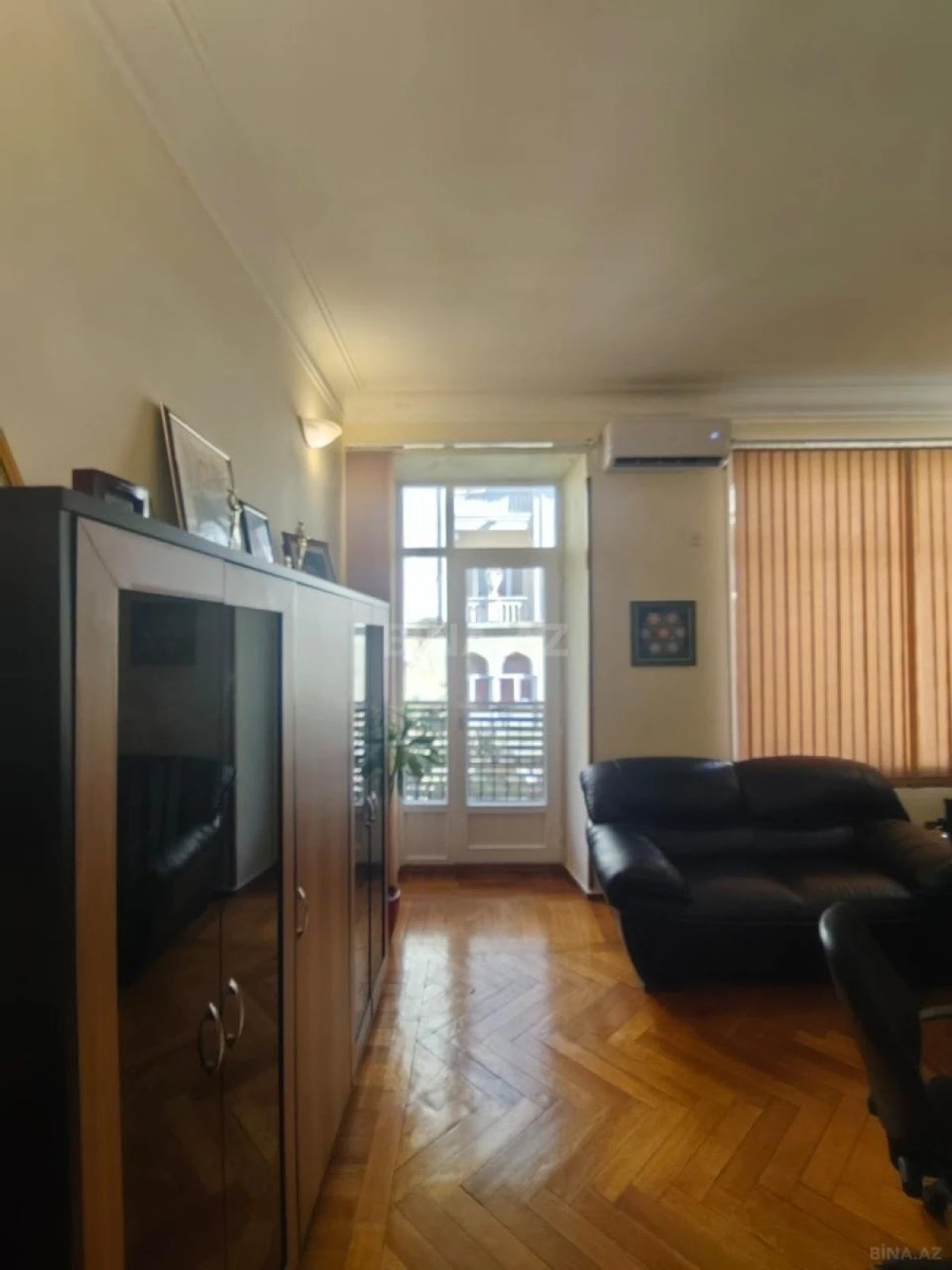 Satılır 3 otaqlı mənzil 105 m²