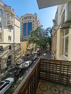 Satılır 3 otaqlı mənzil 105 m²