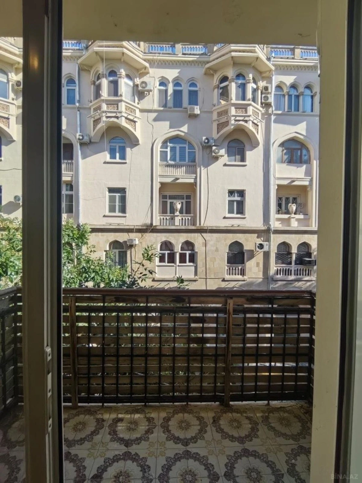 Satılır 3 otaqlı mənzil 105 m²