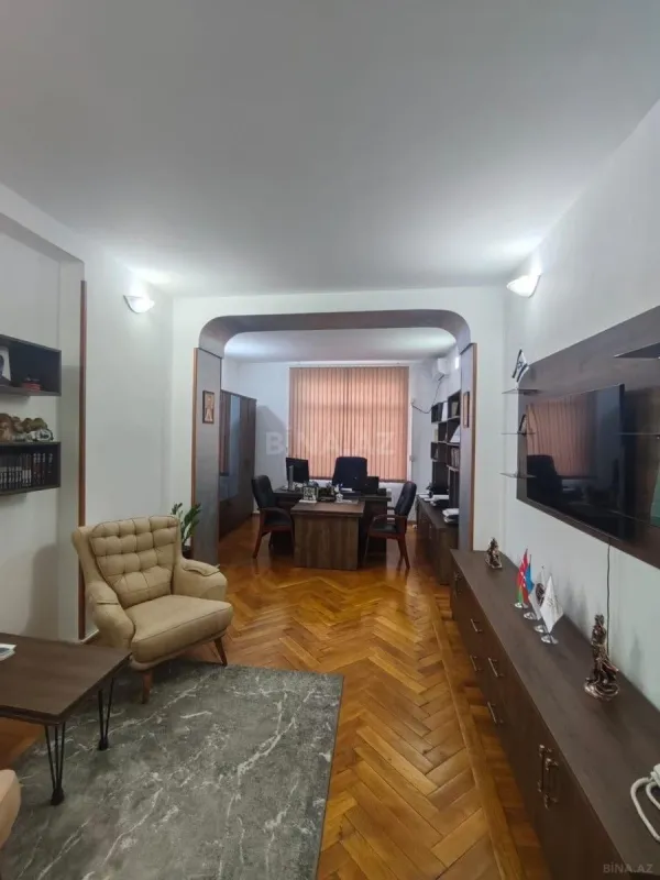 Satılır 3 otaqlı mənzil 105 m²