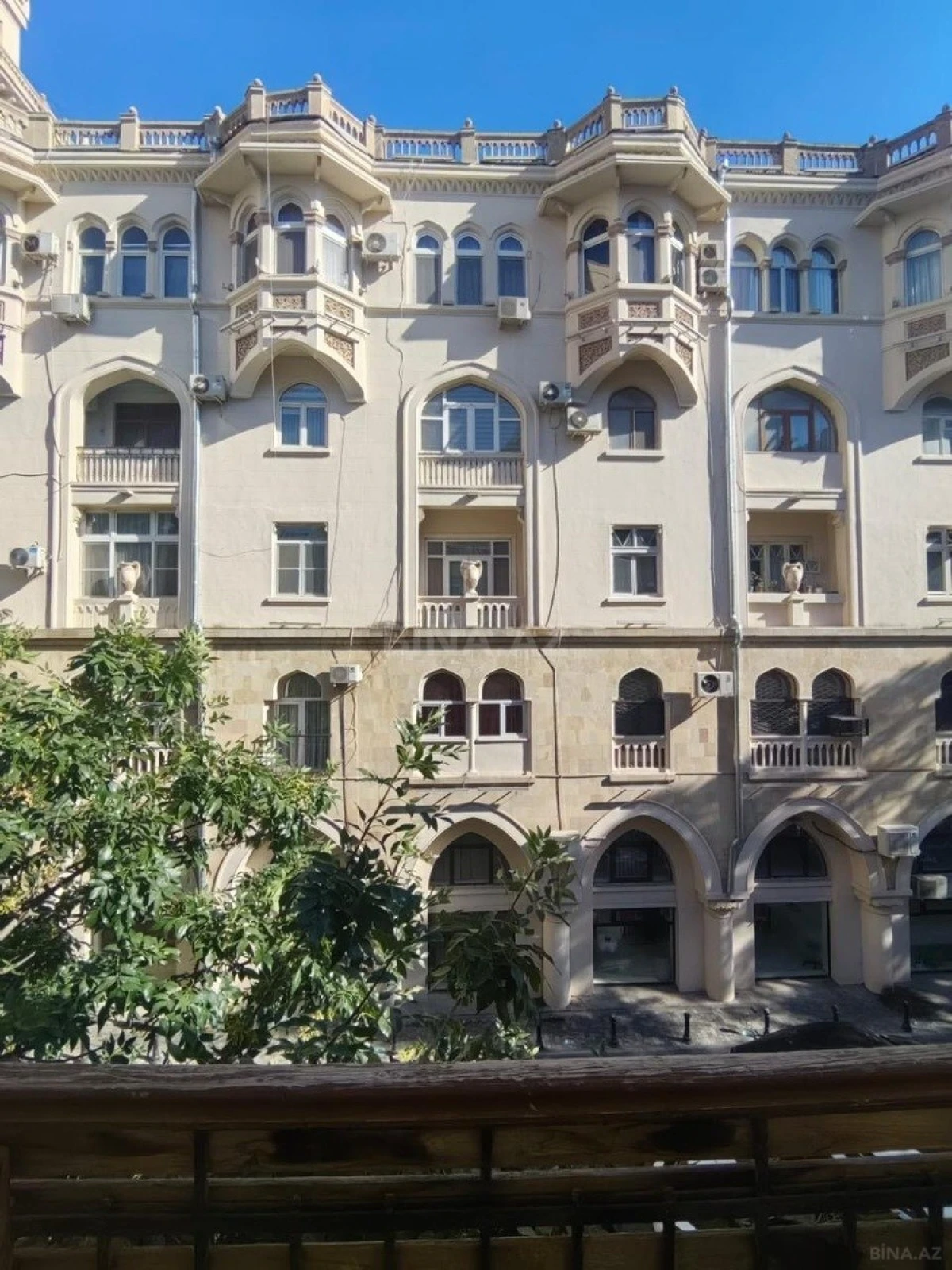 Satılır 3 otaqlı mənzil 105 m²