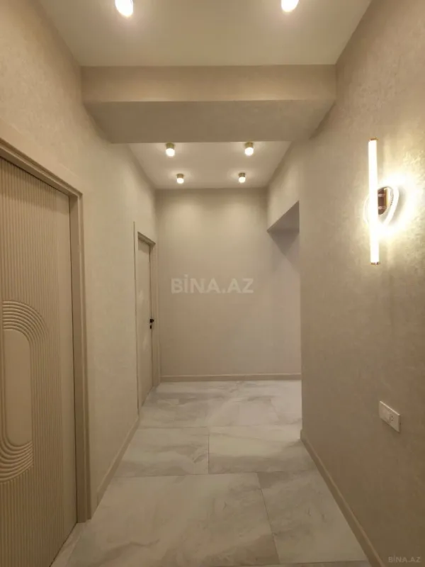 Satılır 4 otaqlı mənzil 185 m²
