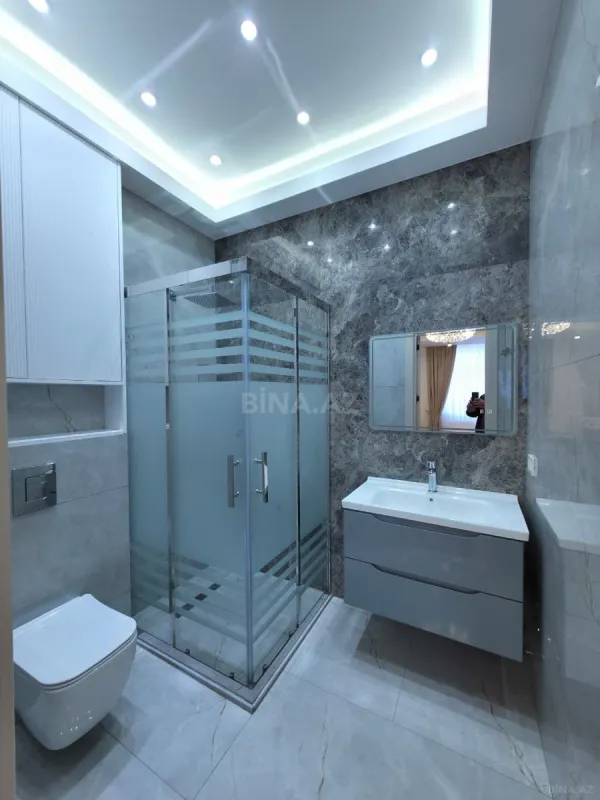 Satılır 4 otaqlı mənzil 185 m²