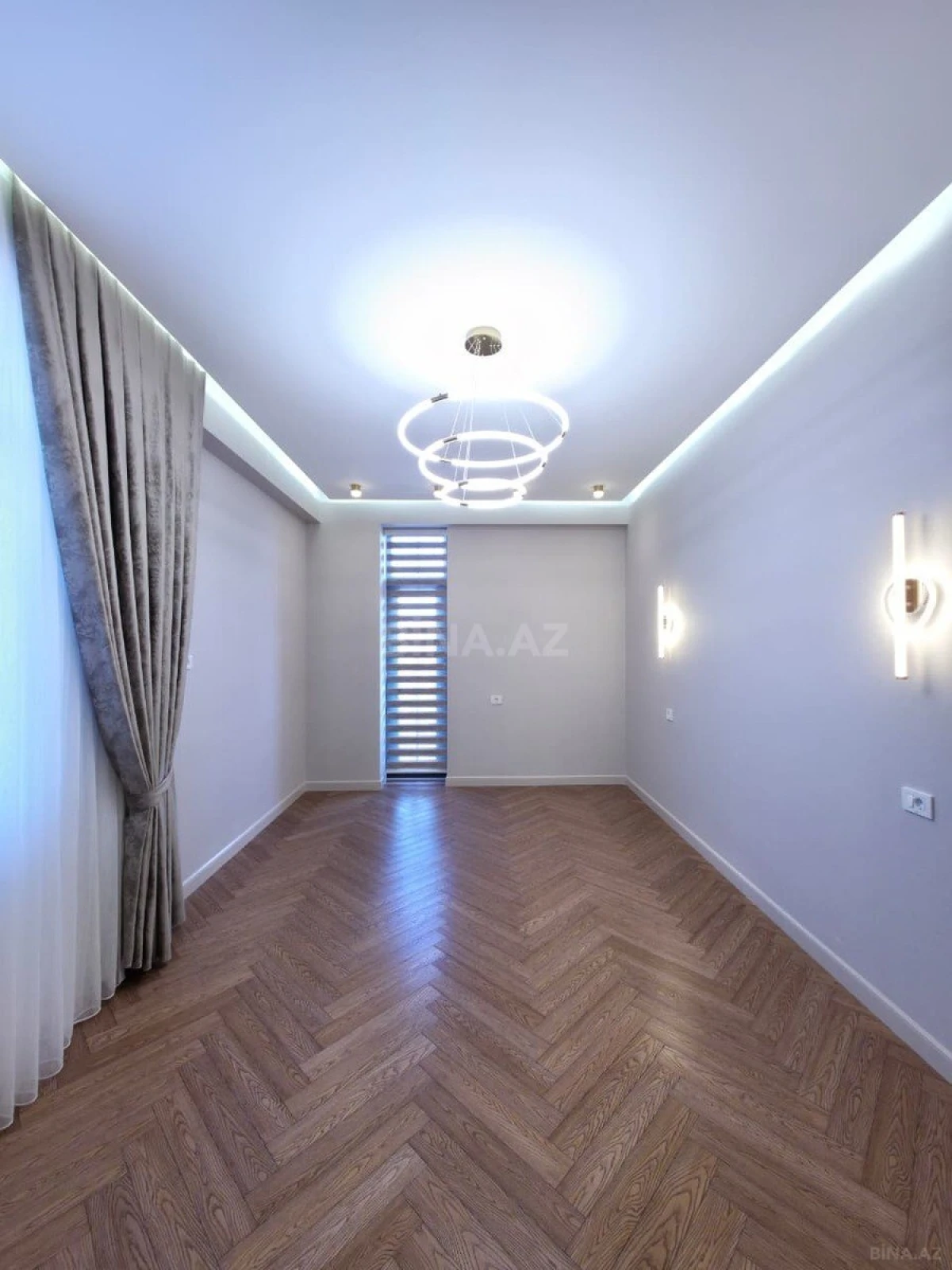 Satılır 4 otaqlı mənzil 185 m²