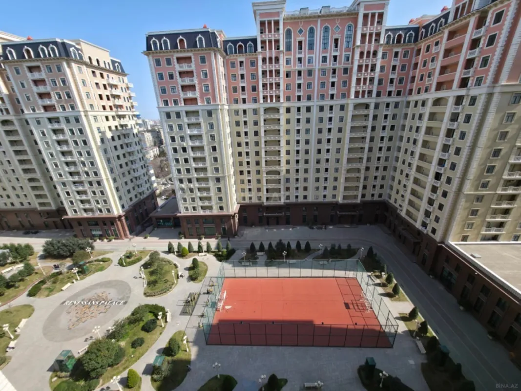 Satılır 4 otaqlı mənzil 185 m²
