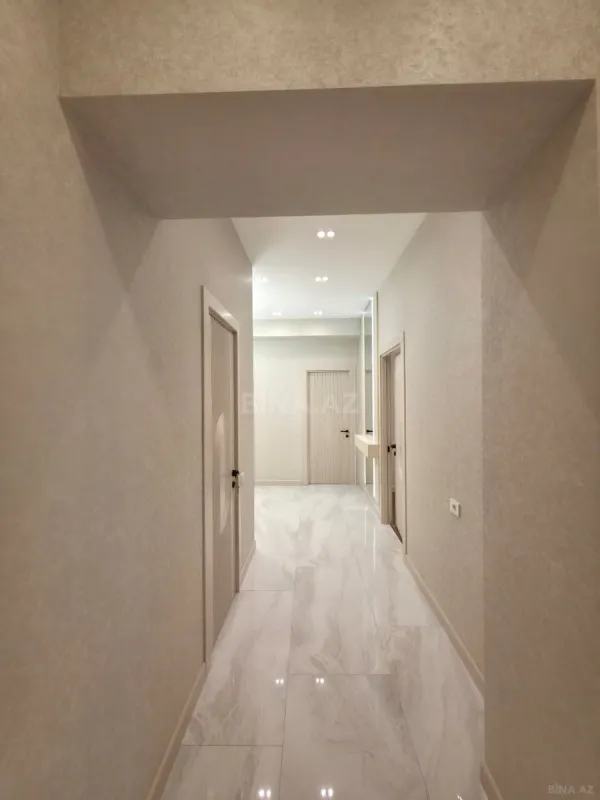 Satılır 4 otaqlı mənzil 185 m²