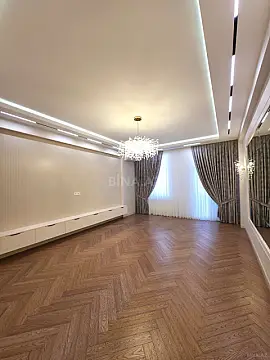 Satılır 4 otaqlı mənzil 185 m²