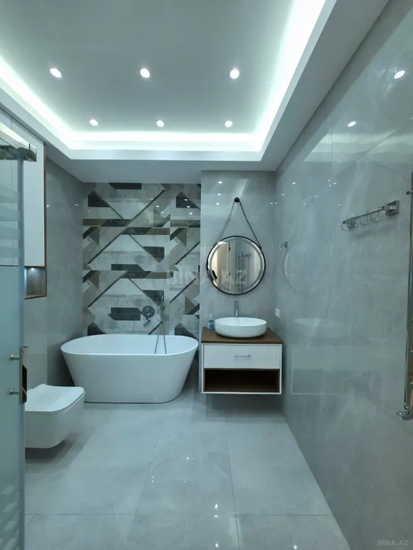 Satılır 4 otaqlı mənzil 185 m²