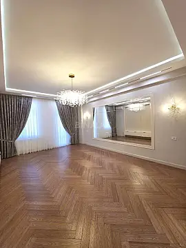Satılır 4 otaqlı mənzil 185 m² — Bakı 4 otaq 185.00 m²