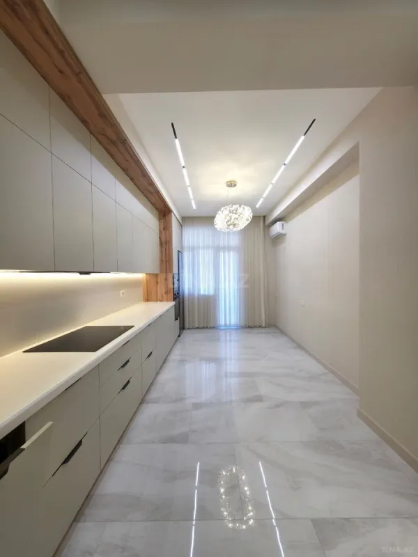 Satılır 4 otaqlı mənzil 185 m²