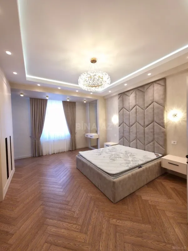 Satılır 4 otaqlı mənzil 185 m²
