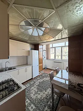 Satılır 4 otaqlı mənzil 109 m²