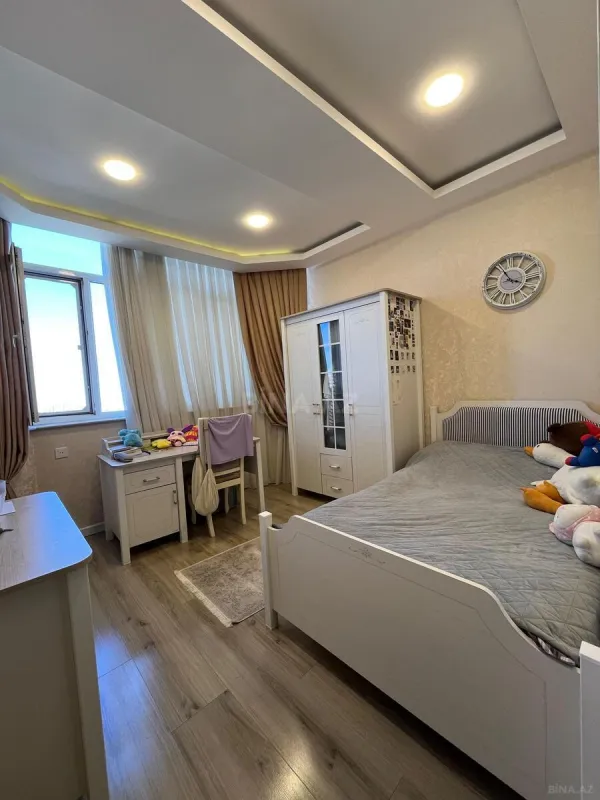 Satılır 4 otaqlı mənzil 94 m²
