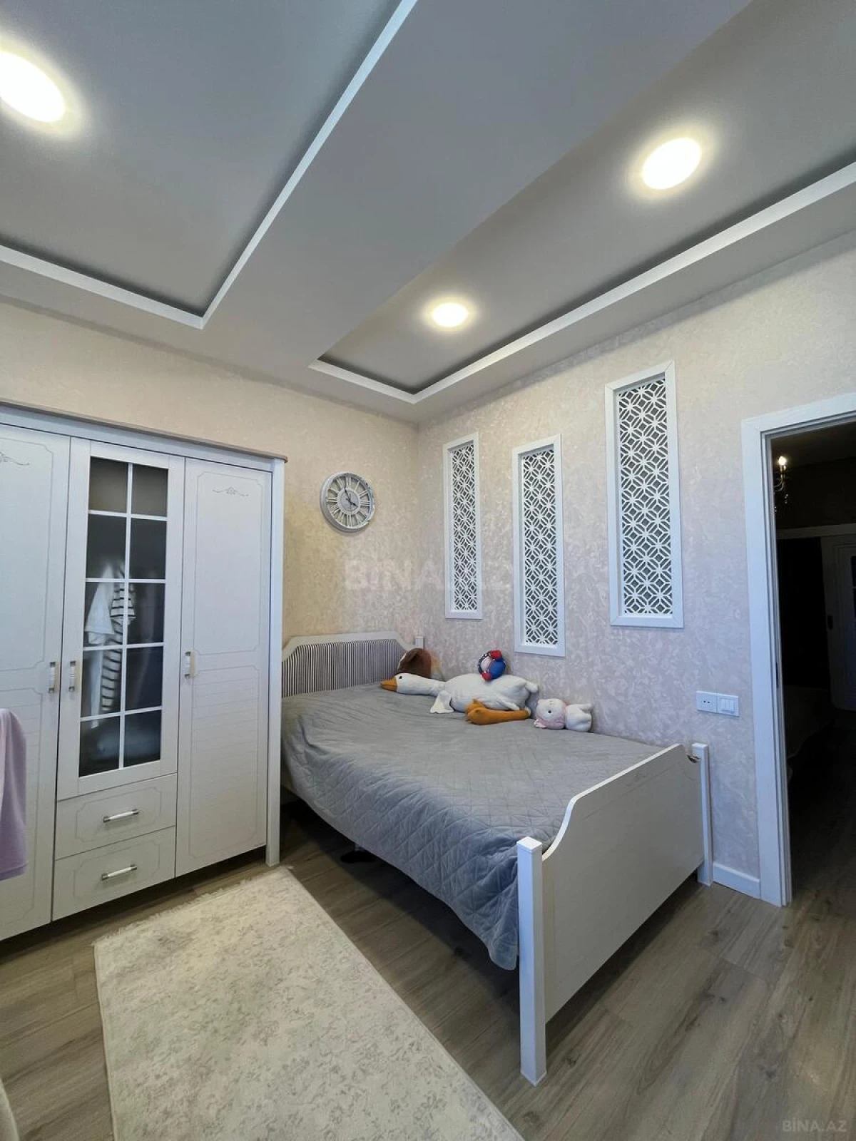 Satılır 4 otaqlı mənzil 94 m²