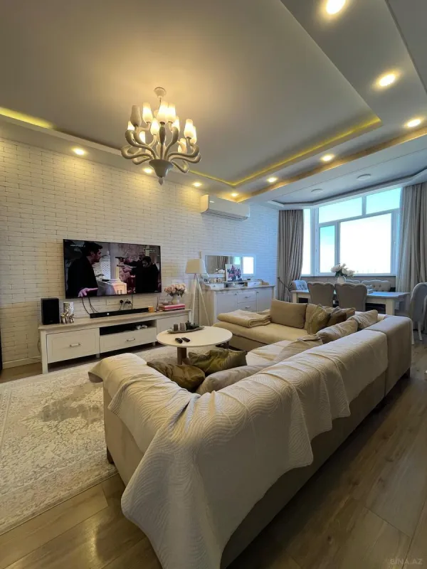 Satılır 4 otaqlı mənzil 94 m²