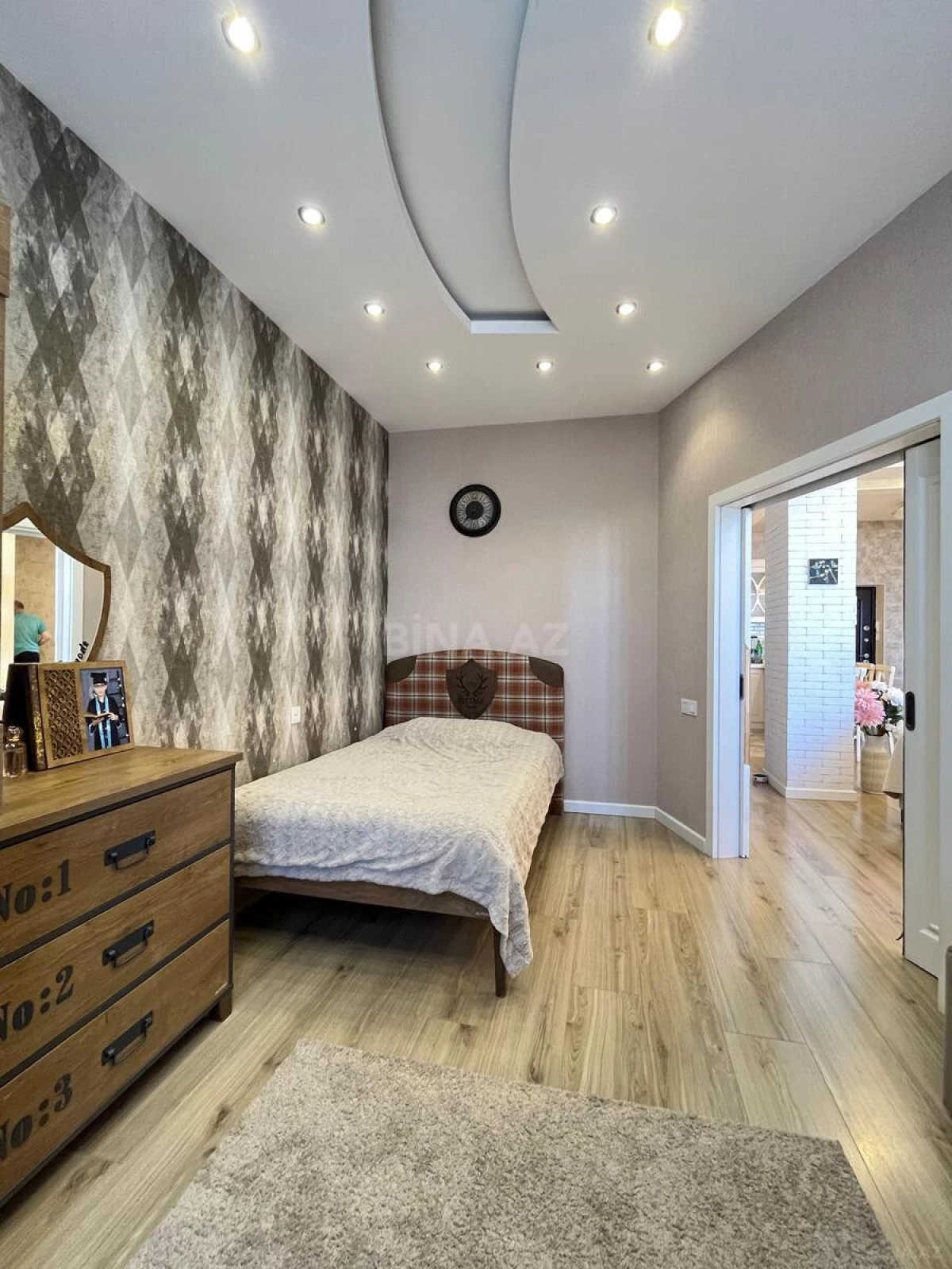Satılır 4 otaqlı mənzil 94 m²