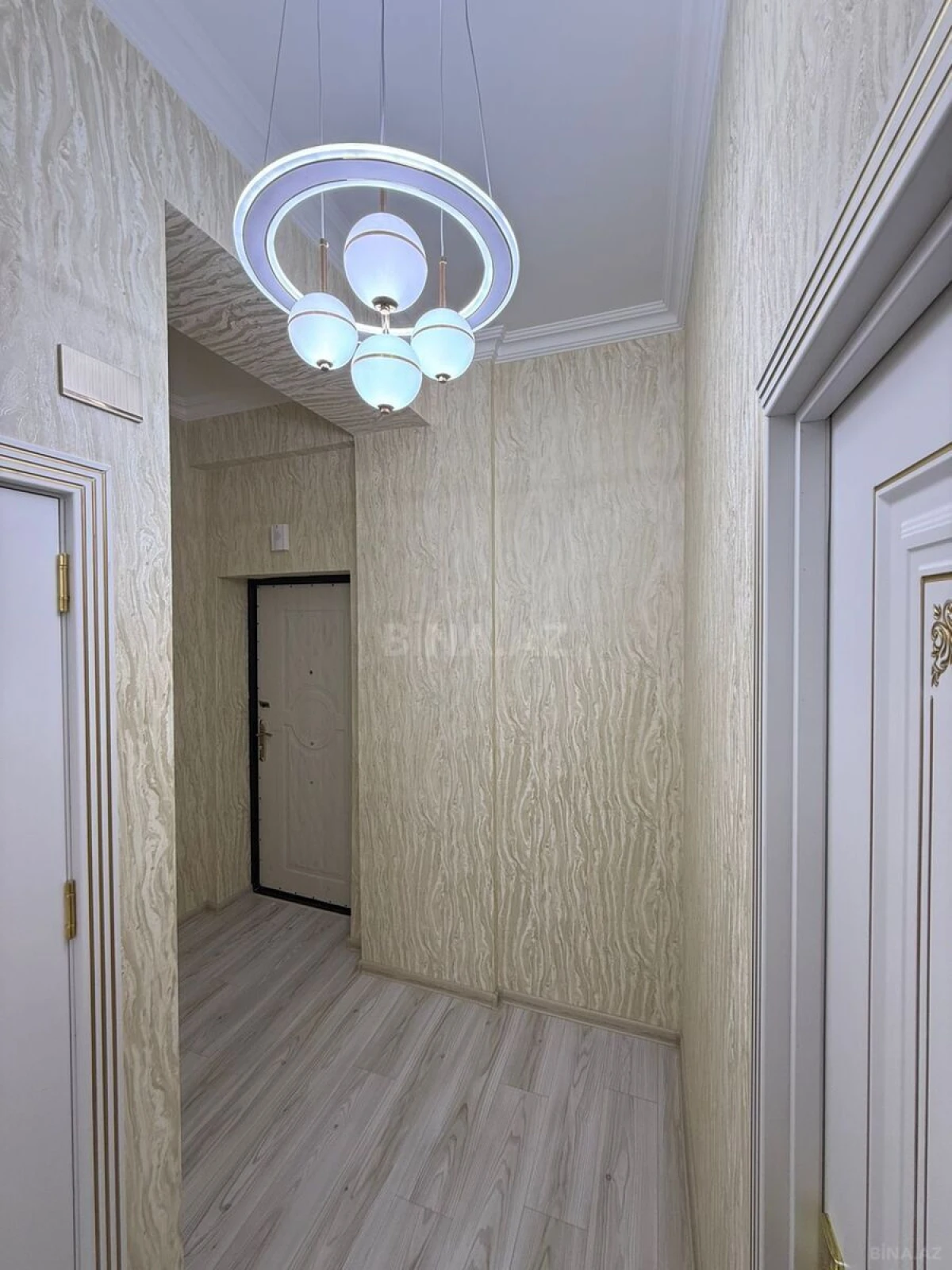 Satılır 3 otaqlı mənzil 83 m²