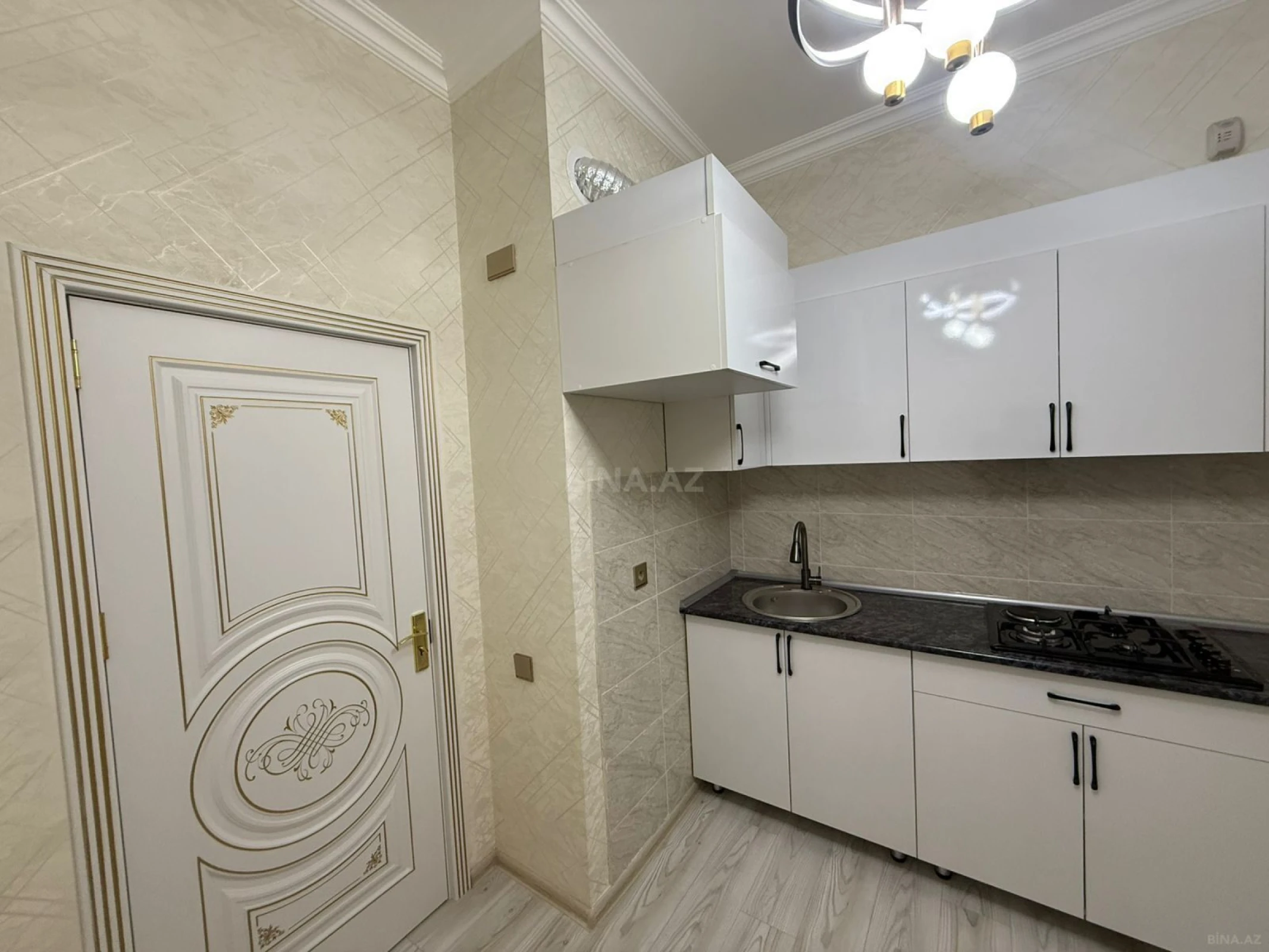 Satılır 3 otaqlı mənzil 83 m²