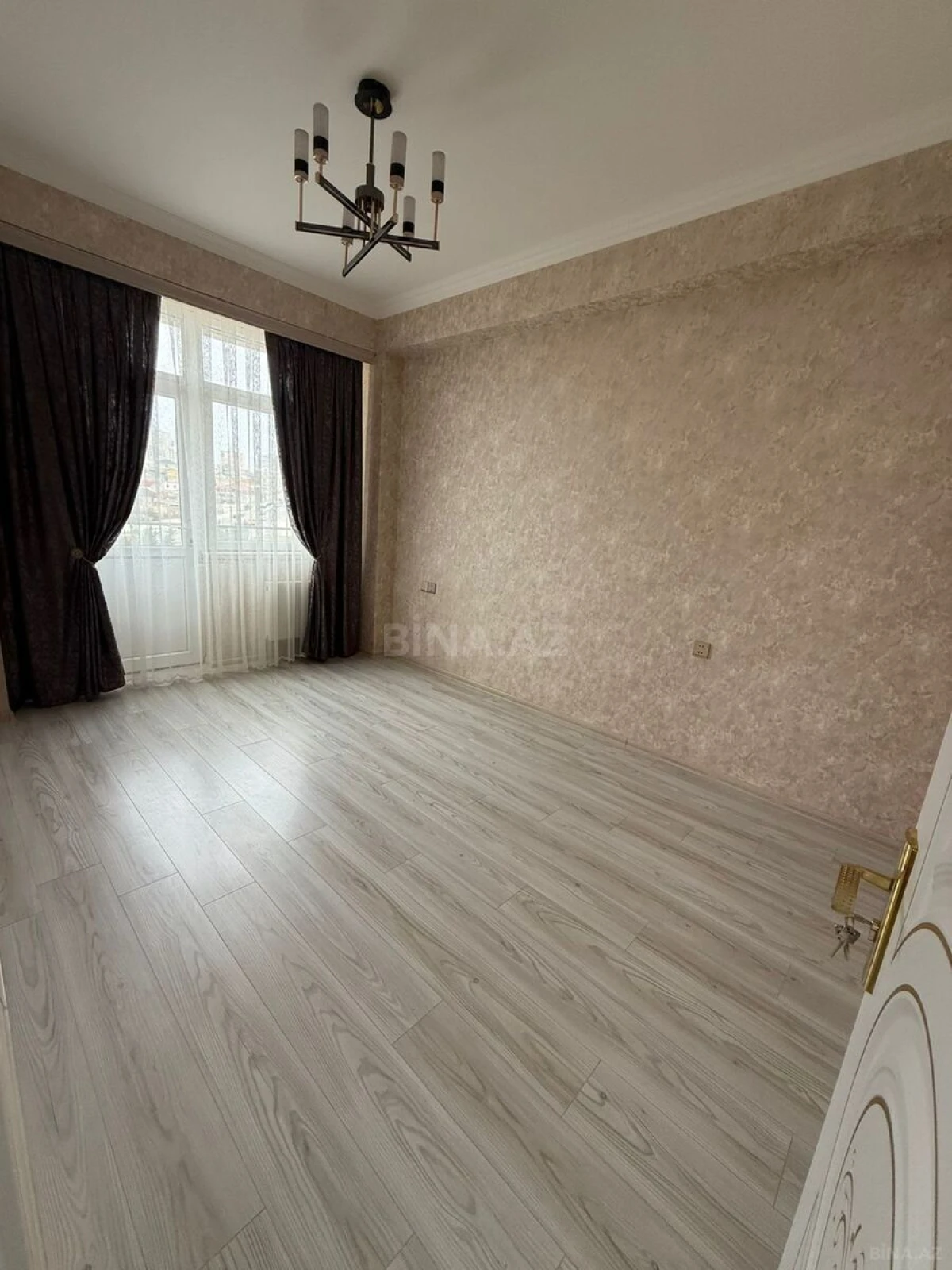 Satılır 3 otaqlı mənzil 83 m²