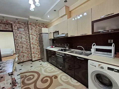 Satılır 4 otaqlı mənzil 161 m²