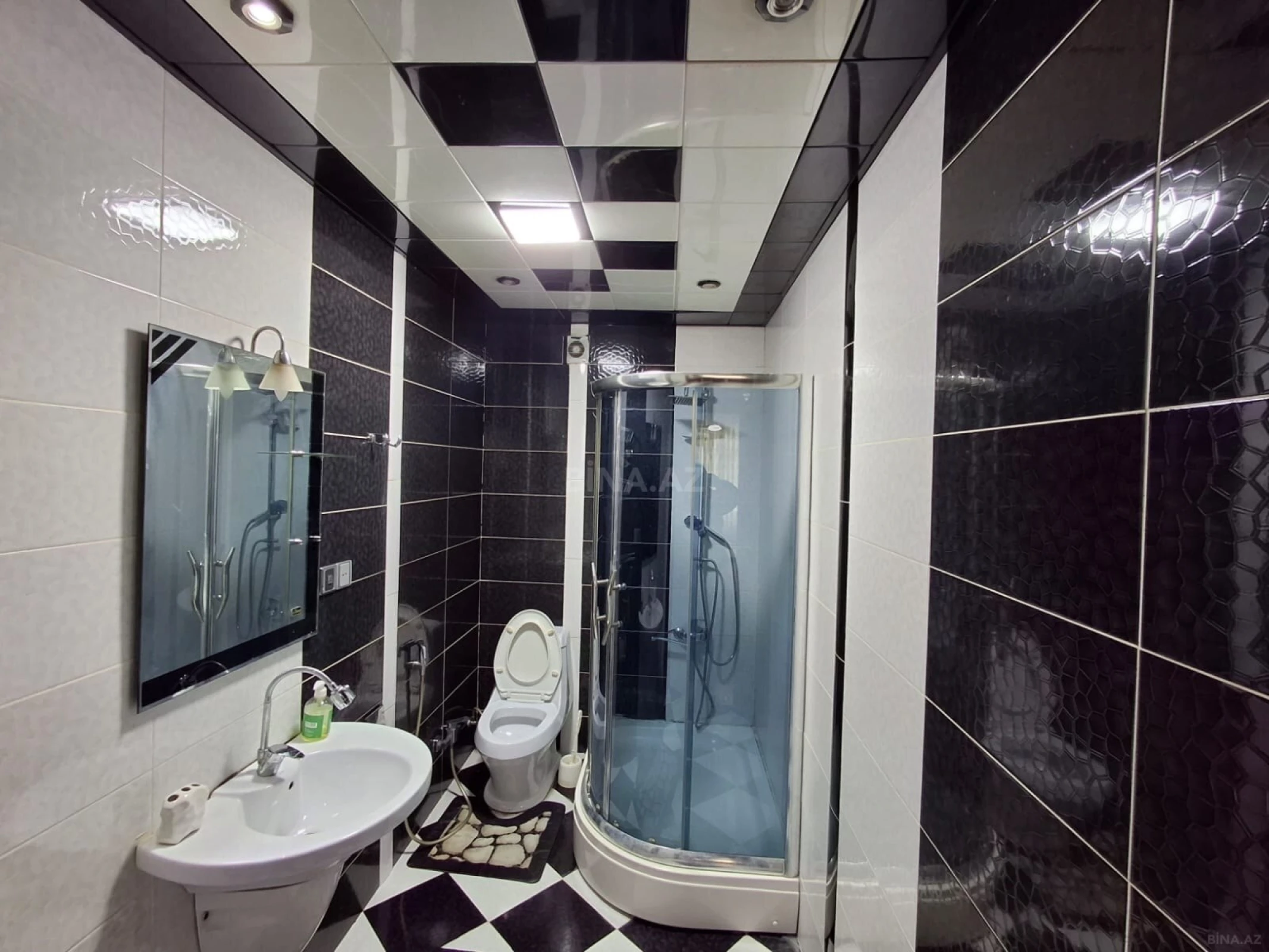 Satılır 4 otaqlı mənzil 161 m²