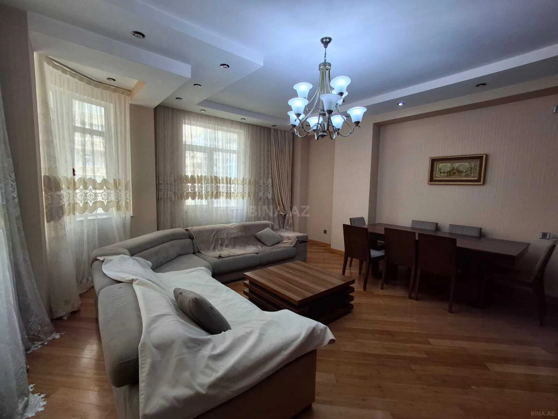 Satılır 4 otaqlı mənzil 161 m²