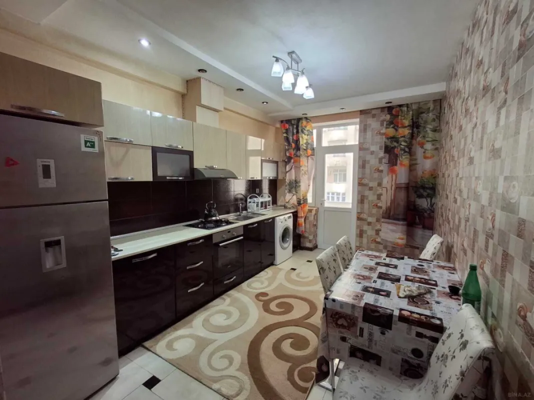 Satılır 4 otaqlı mənzil 161 m²