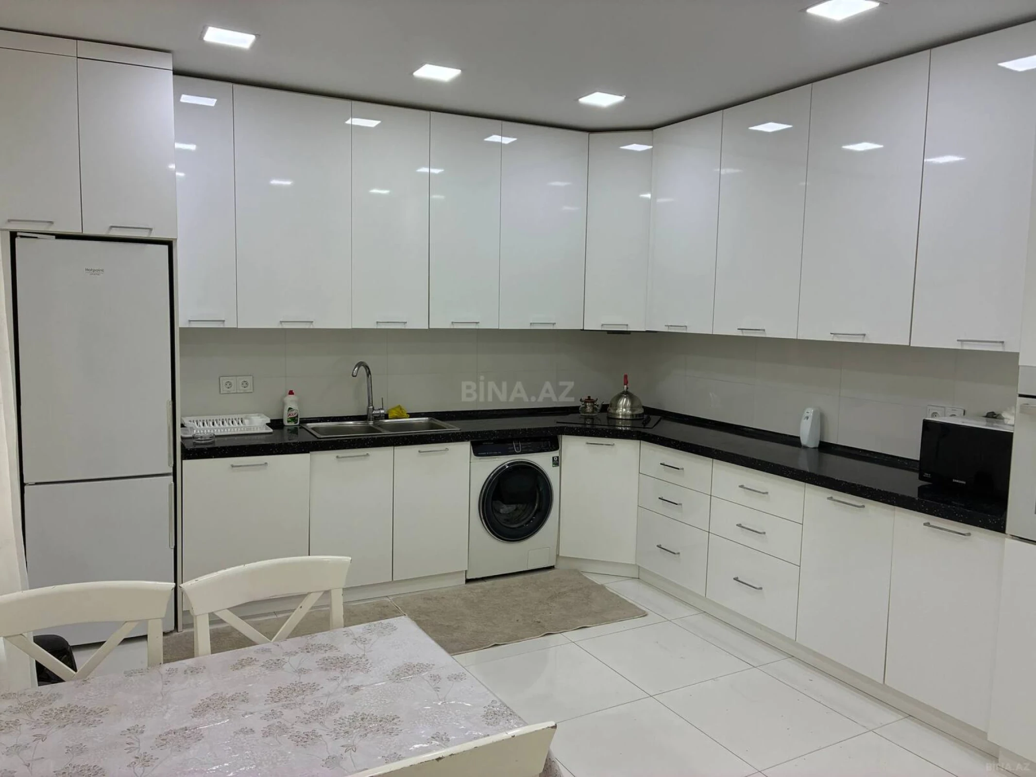 Kirayə verilir 4 otaqlı həyət evi 320 m²