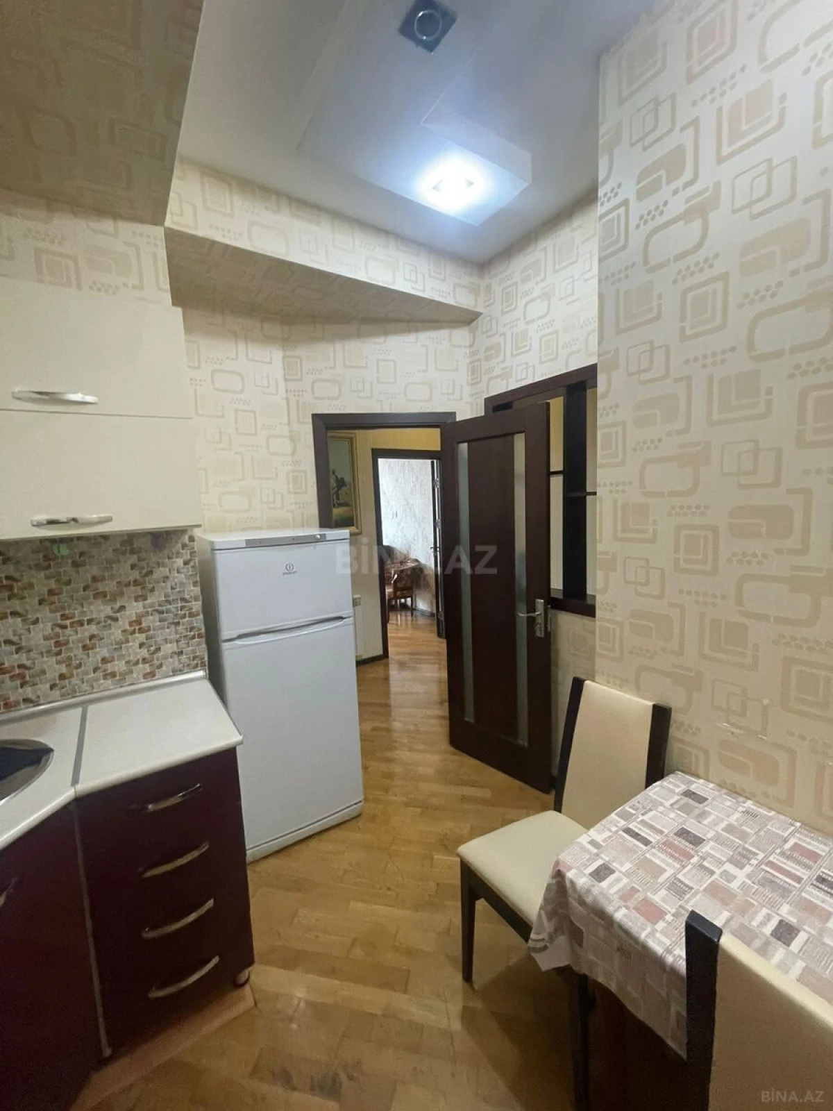 Kirayə verilir 2 otaqlı mənzil 75 m²