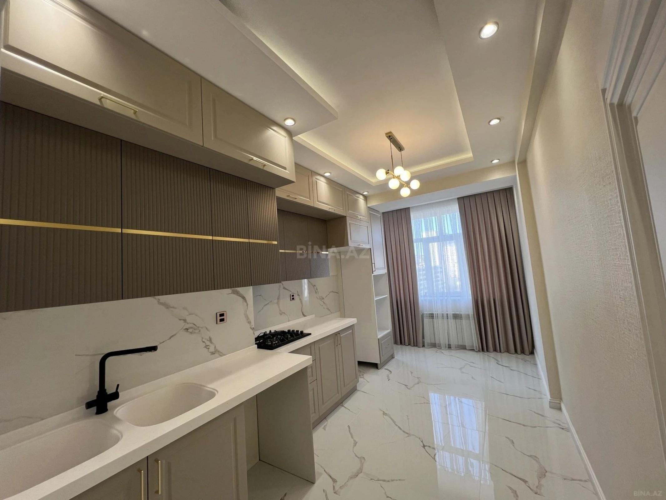Satılır 3 otaqlı mənzil 112 m²