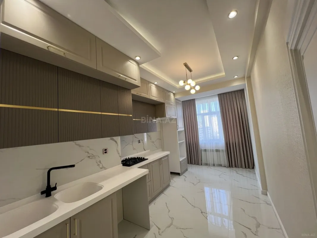 Satılır 3 otaqlı mənzil 112 m²
