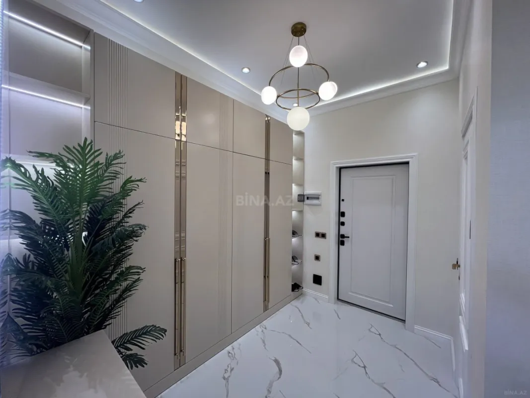 Satılır 3 otaqlı mənzil 112 m²