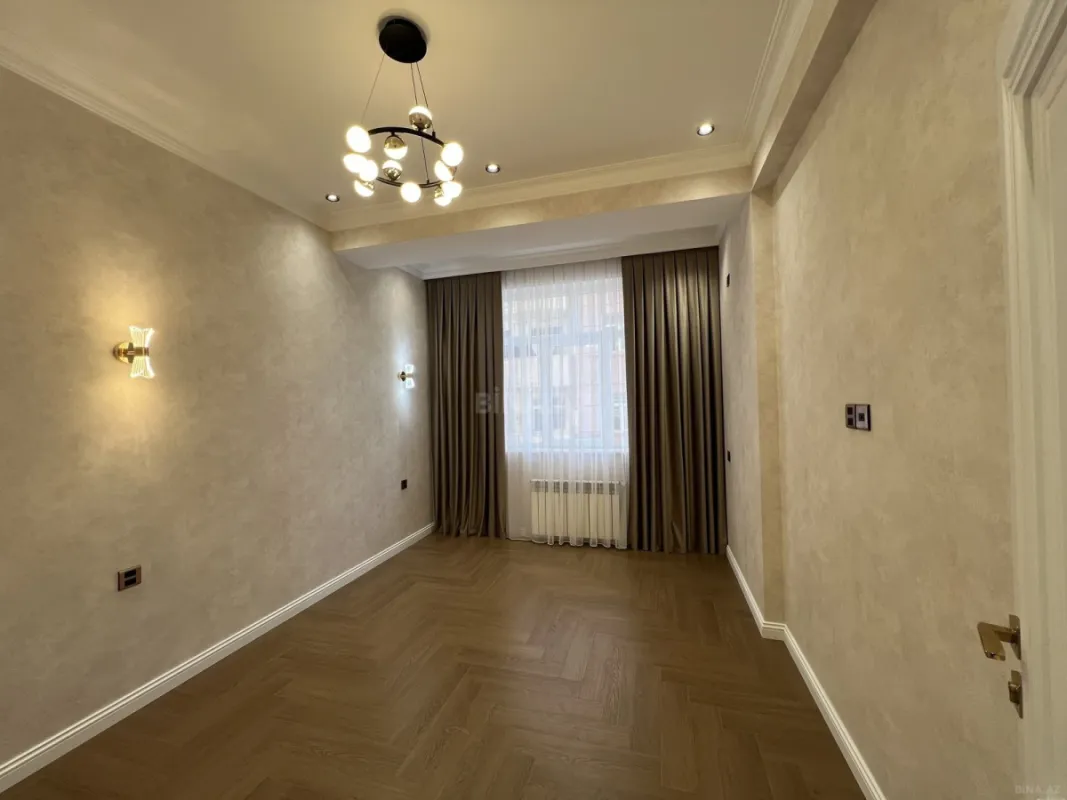 Satılır 3 otaqlı mənzil 112 m²