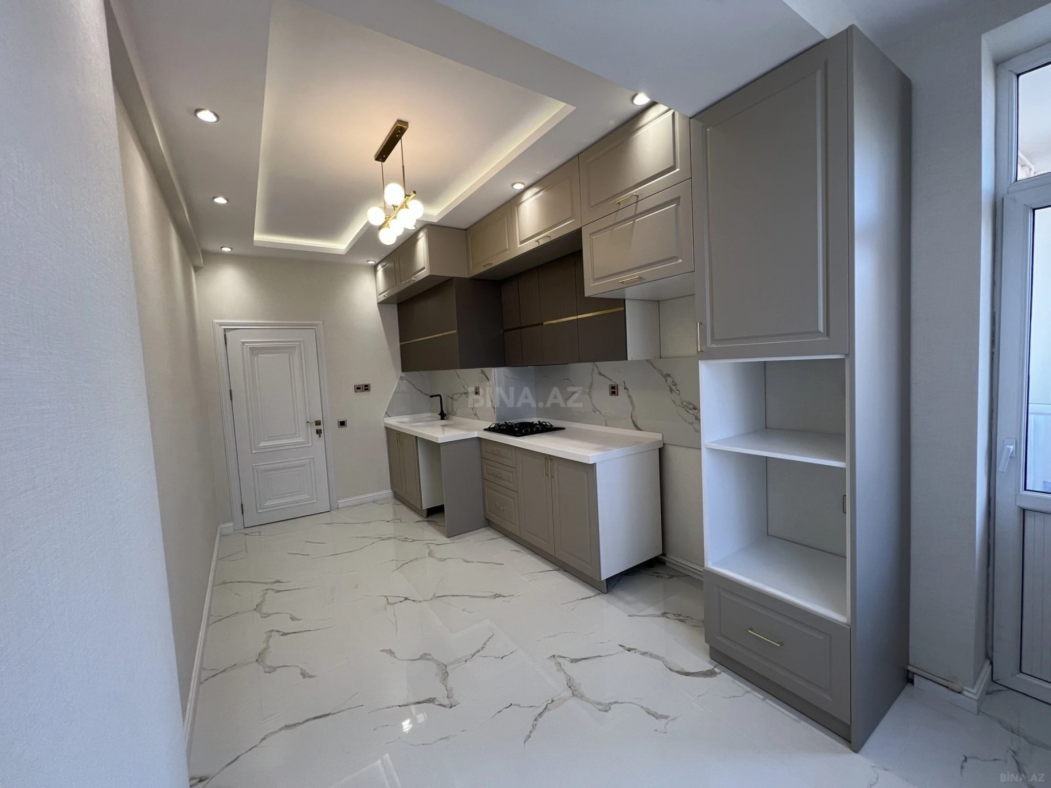 Satılır 3 otaqlı mənzil 112 m²