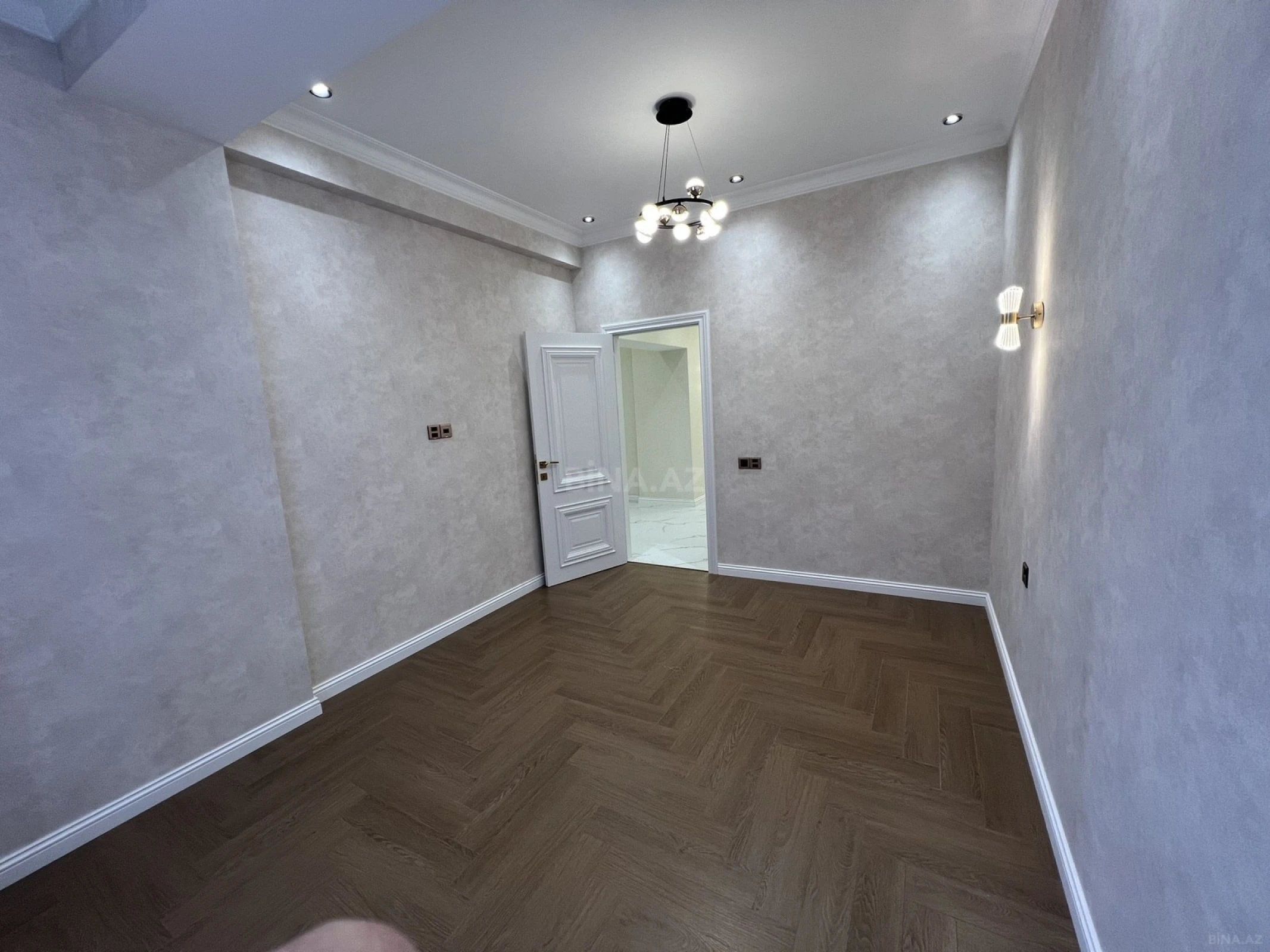 Satılır 3 otaqlı mənzil 112 m²