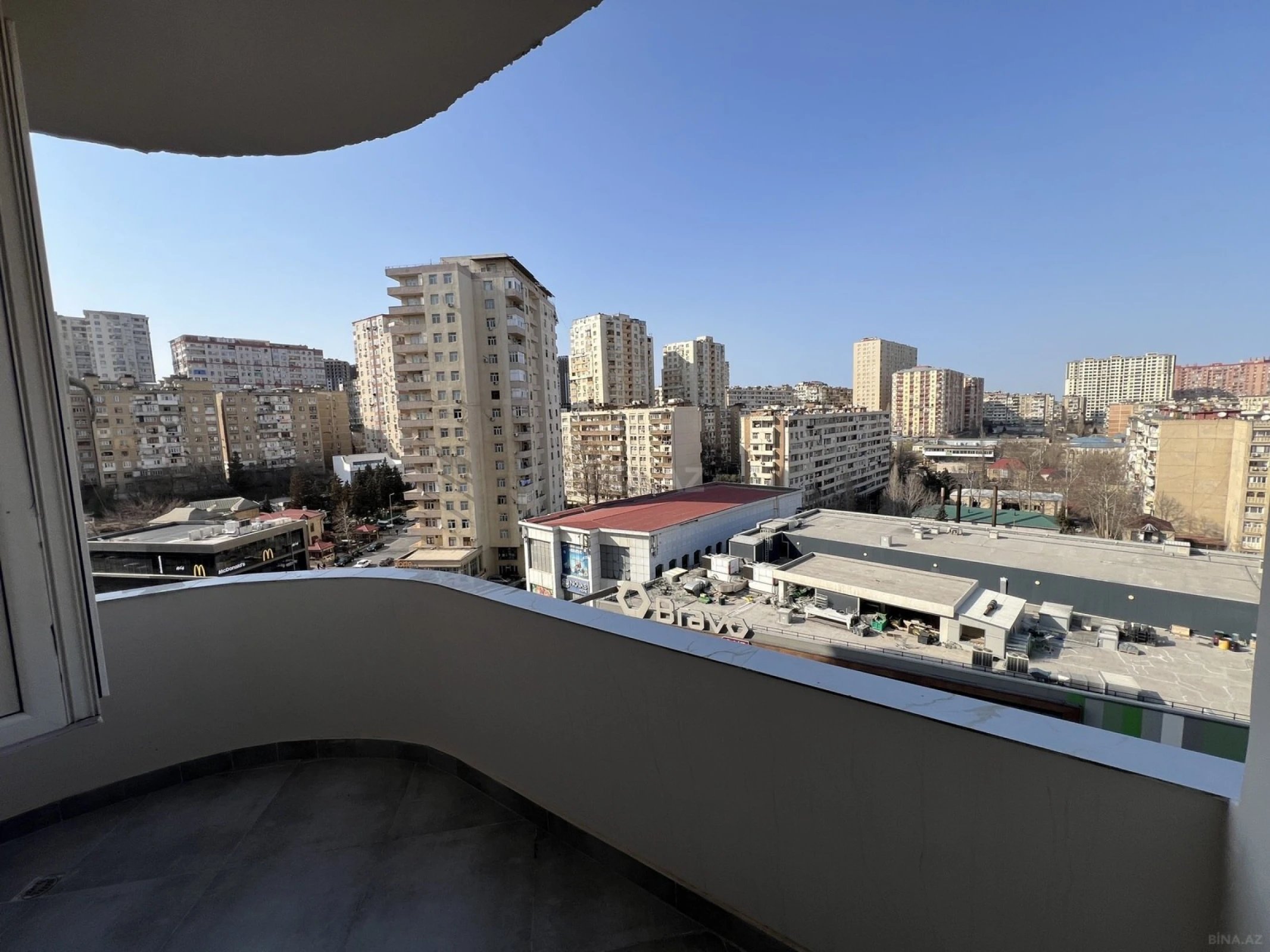 Satılır 3 otaqlı mənzil 112 m²