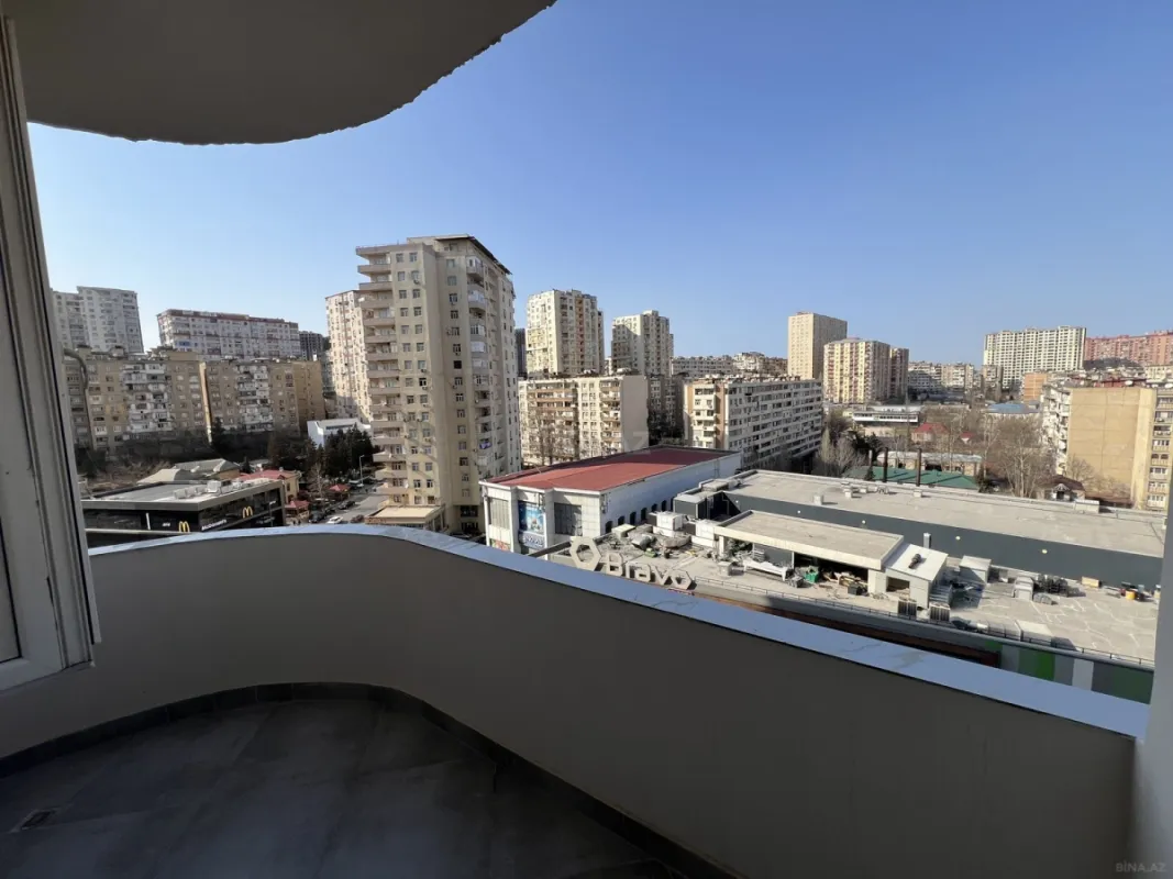 Satılır 3 otaqlı mənzil 112 m²