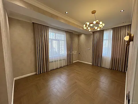 Satılır 3 otaqlı mənzil 112 m²