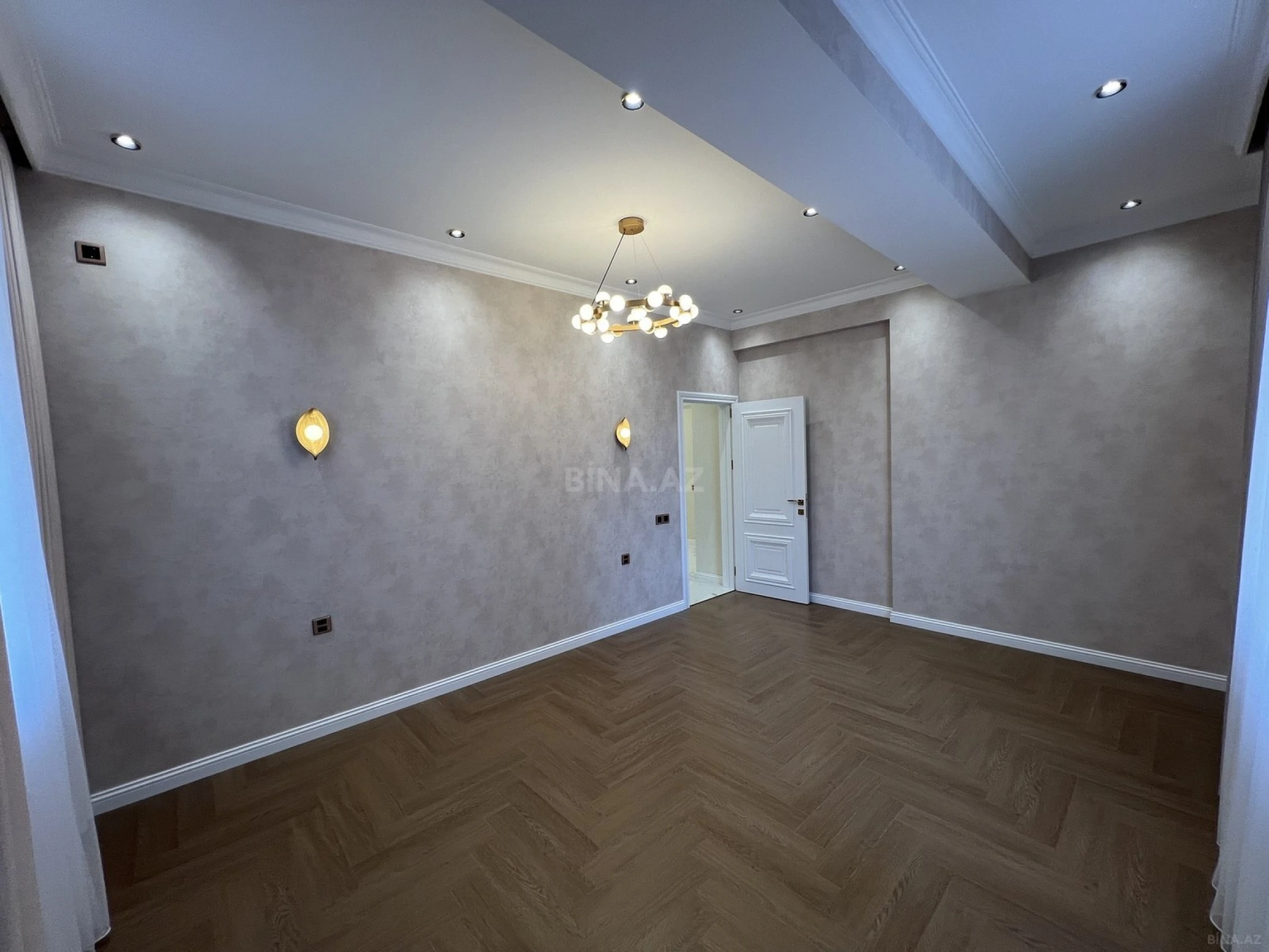 Satılır 3 otaqlı mənzil 112 m²