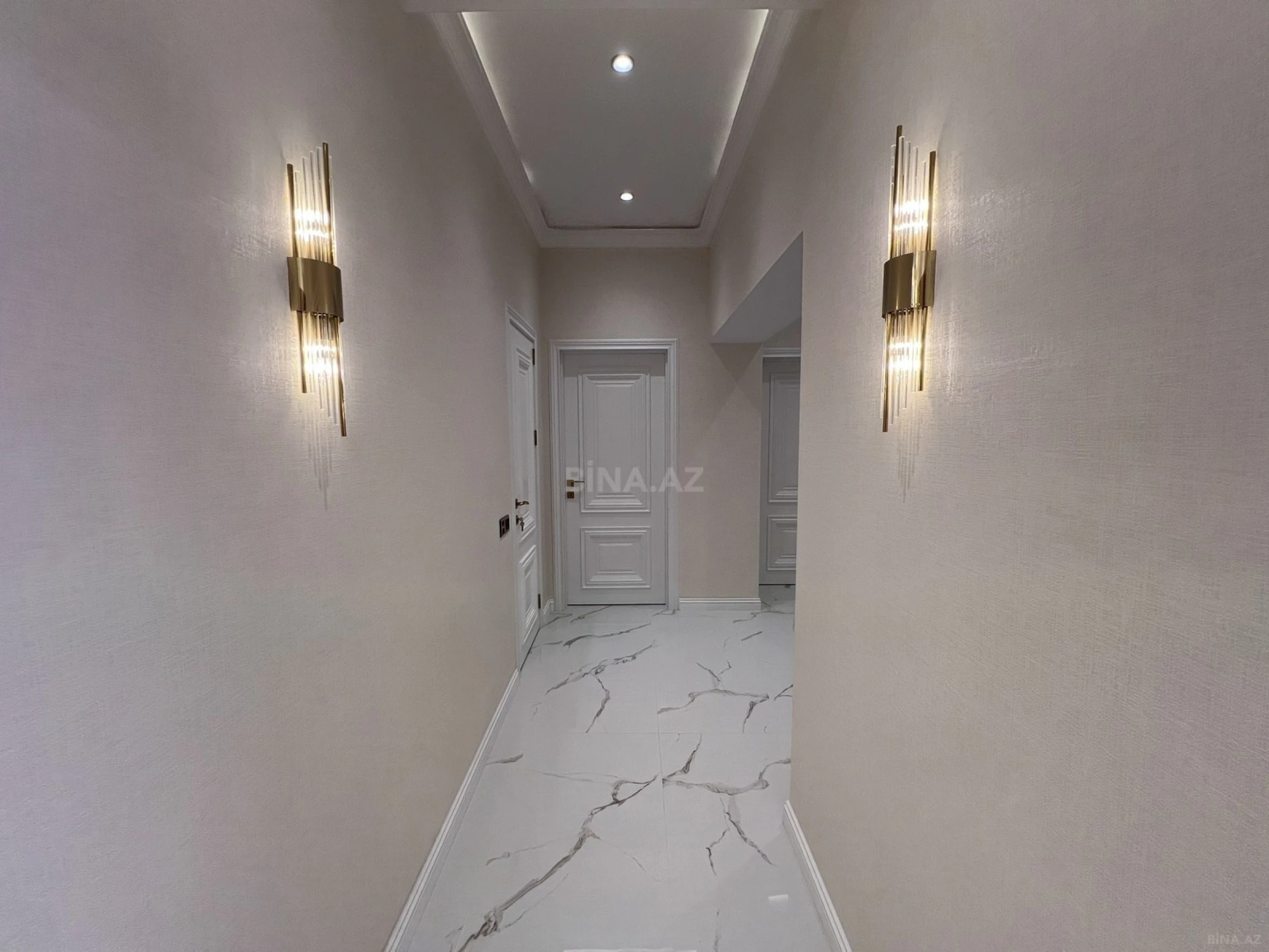 Satılır 3 otaqlı mənzil 112 m²