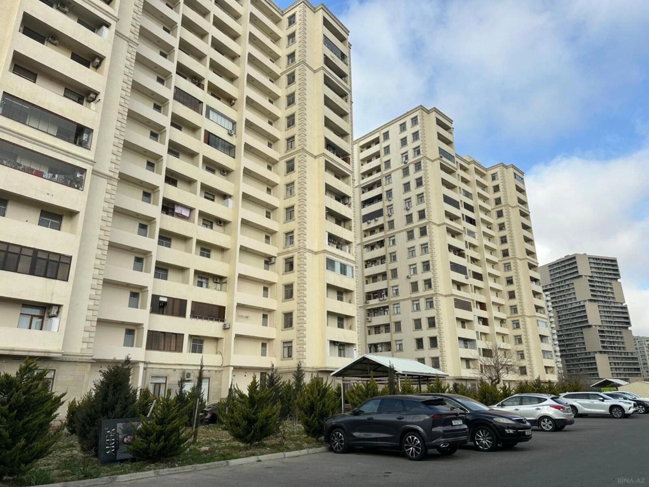 Satılır 3 otaqlı mənzil 96.6 m²