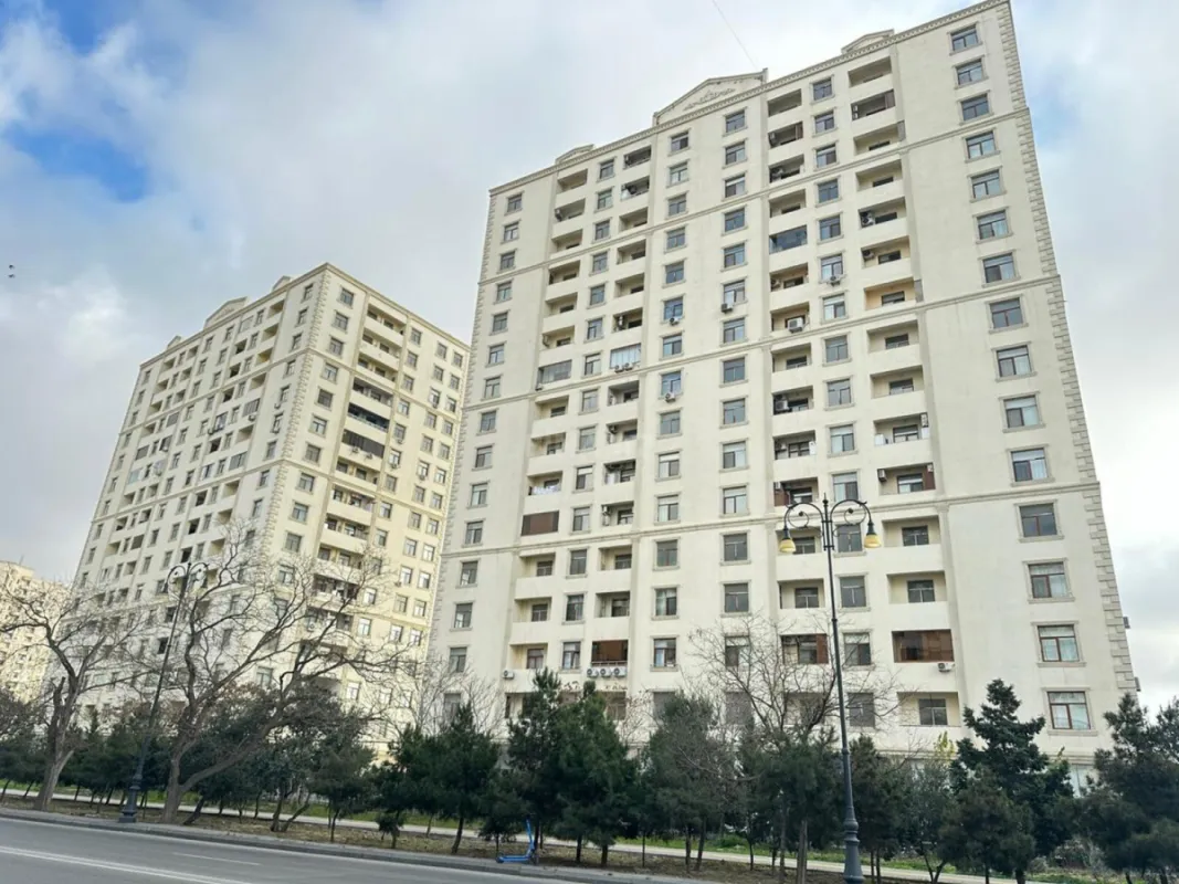 Satılır 3 otaqlı mənzil 96.6 m²