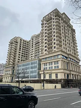 Satılır 4 otaqlı mənzil 153 m² — Bakı 4 otaq 153.00 m²
