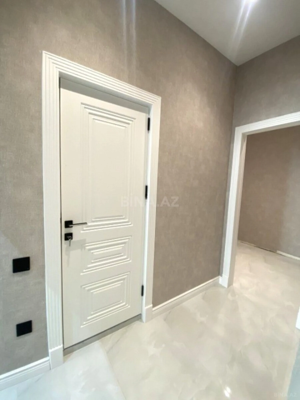 Satılır 3 otaqlı mənzil 170 m²