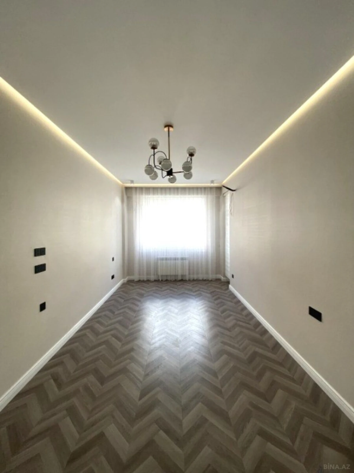 Satılır 3 otaqlı mənzil 170 m²