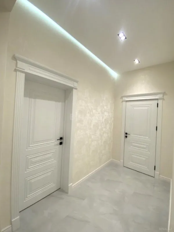 Satılır 3 otaqlı mənzil 170 m²