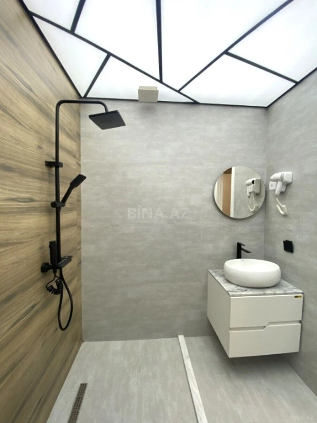 Satılır 3 otaqlı mənzil 170 m²