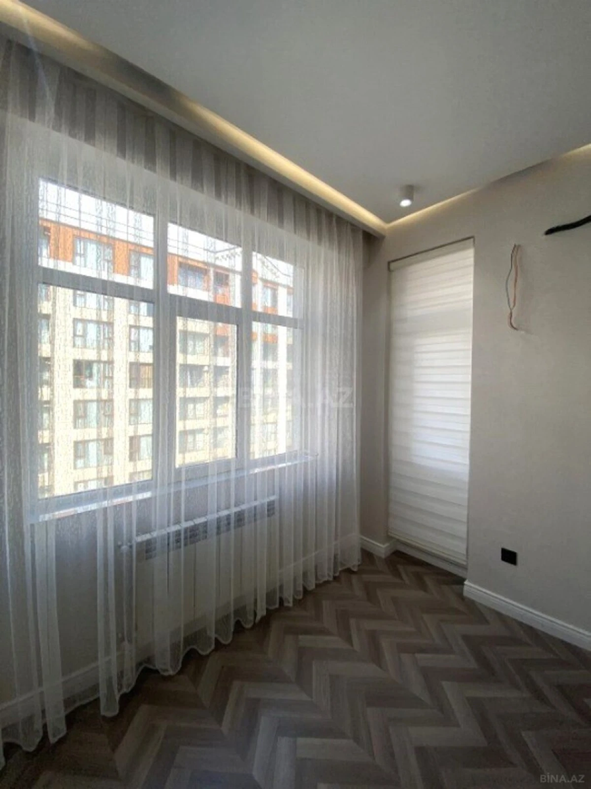 Satılır 3 otaqlı mənzil 170 m²
