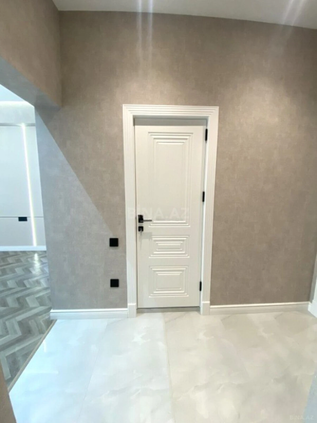 Satılır 3 otaqlı mənzil 170 m²