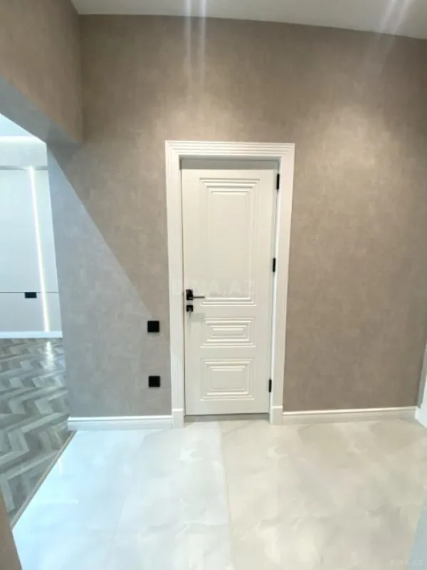 Satılır 3 otaqlı mənzil 170 m²